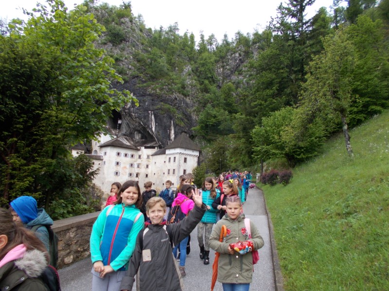 ND Predjamski grad in Notranjski muzej Kras